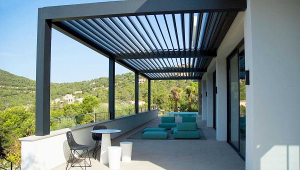 Bioclimatic pergola systems | How much does it cost per square meter? Is it wind resistant?